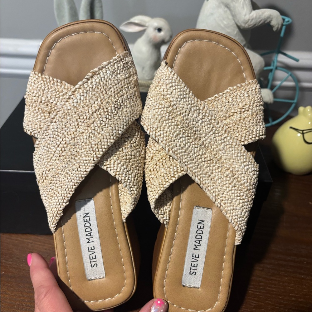Steve Madden Women's Cream Sandals - Size 8 Worn NWOT